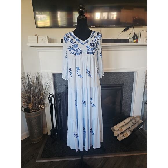 j marie Dresses & Skirts - J Marie Dress Womens Small Blue Maxi Floral Embroidered